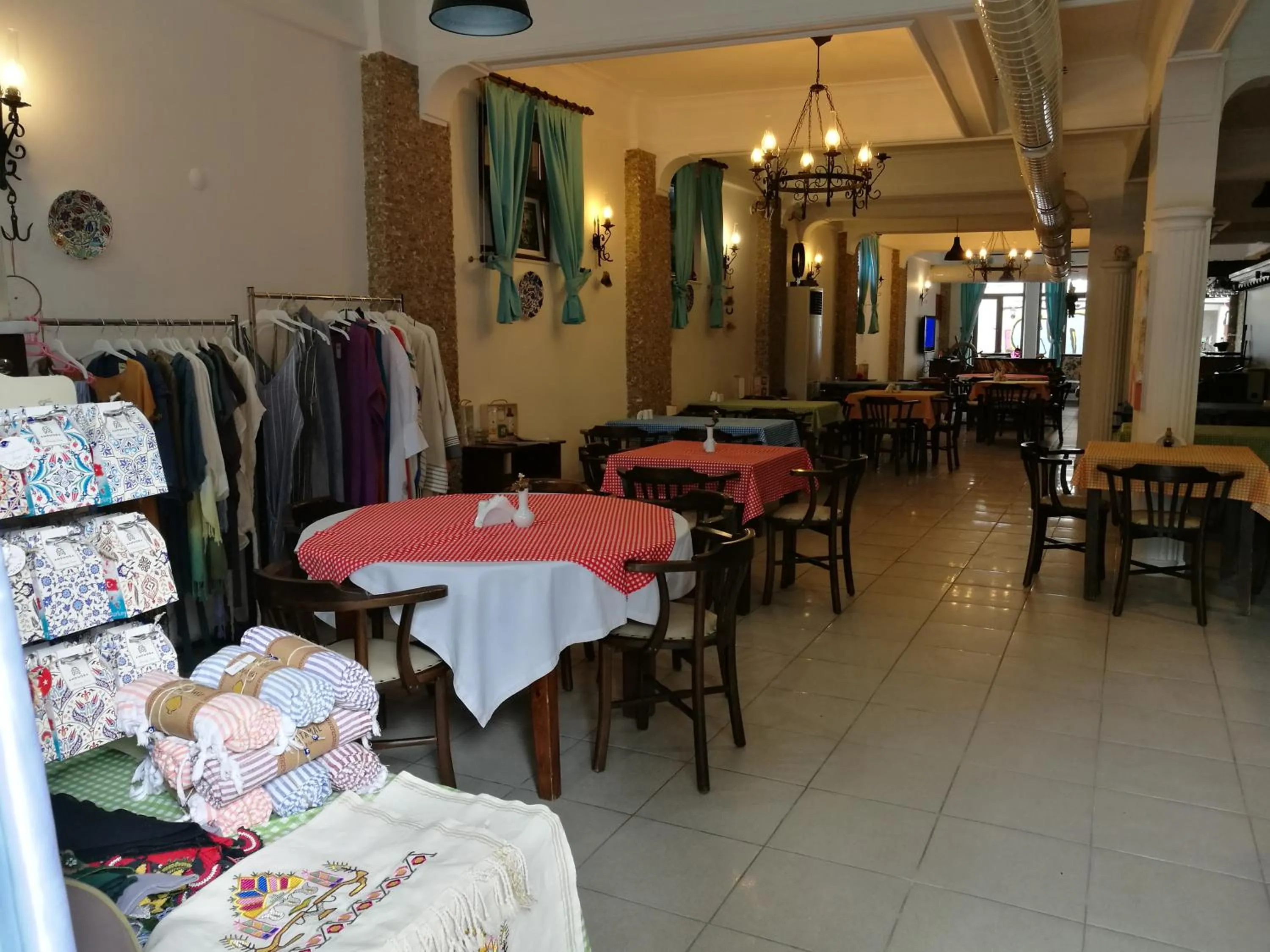 Restaurant/places to eat in Setenay otel