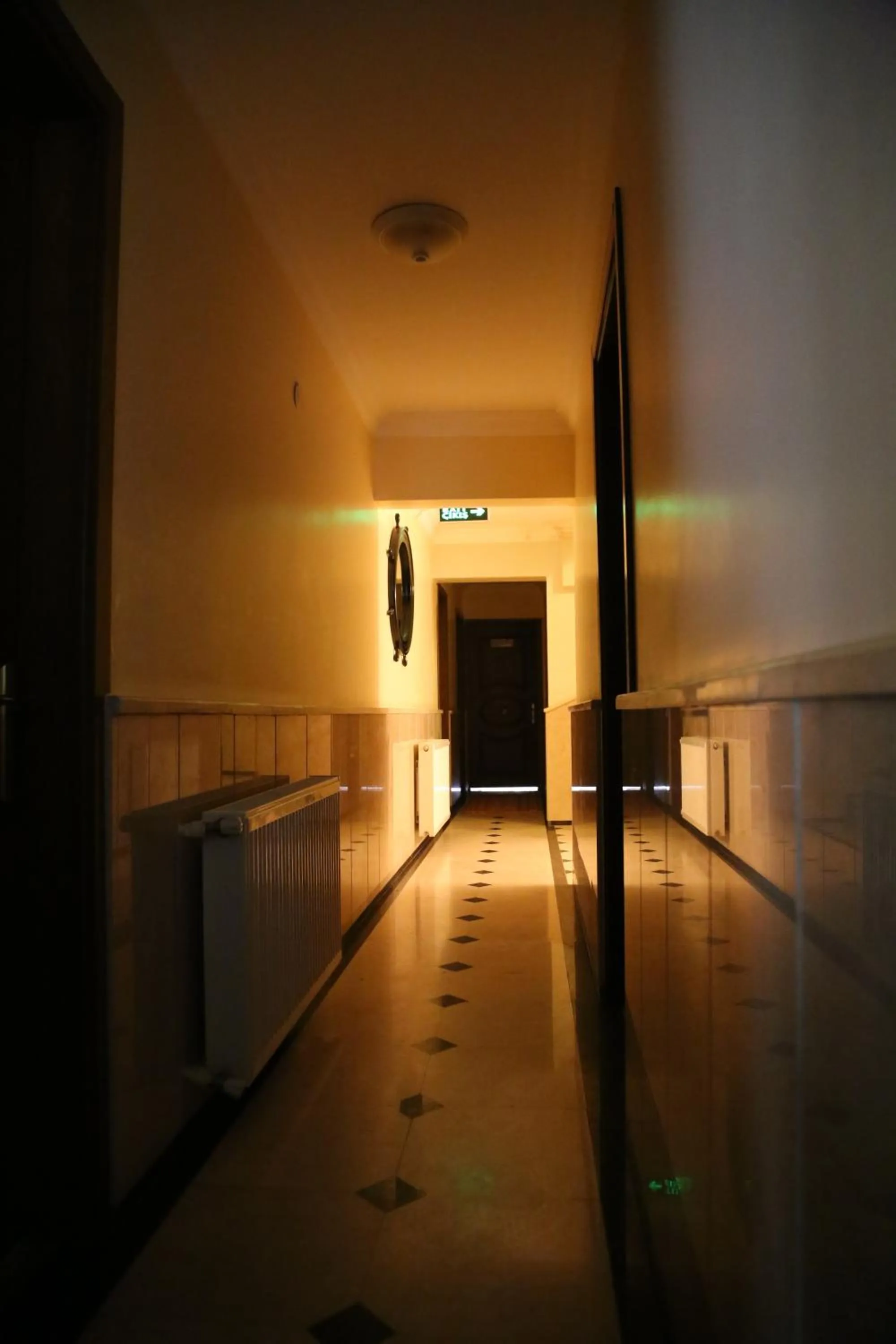 Property building in Setenay otel