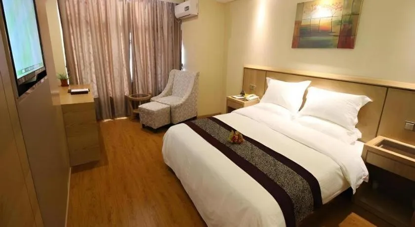 Bed in GreenTree Inn Jiangsu Wuxi Huishan High-Speed Rail Qianzhou Chongwen Road Business Hotel