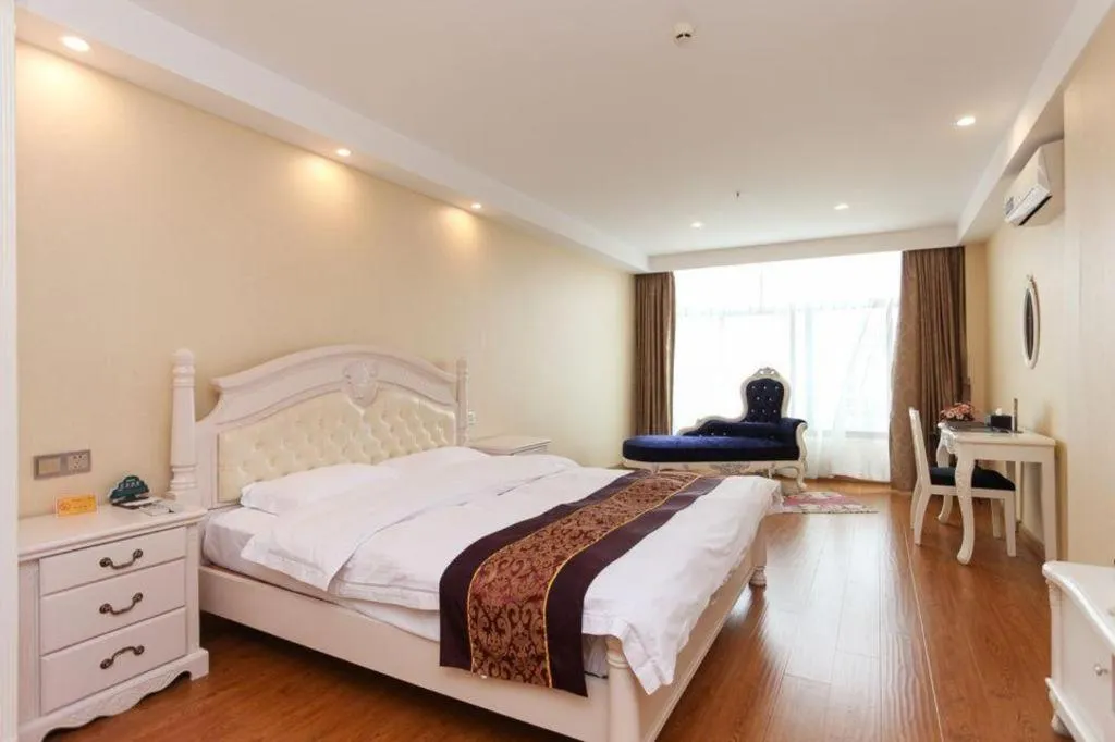 Bed in GreenTree Inn Jiangsu Wuxi Huishan High-Speed Rail Qianzhou Chongwen Road Business Hotel
