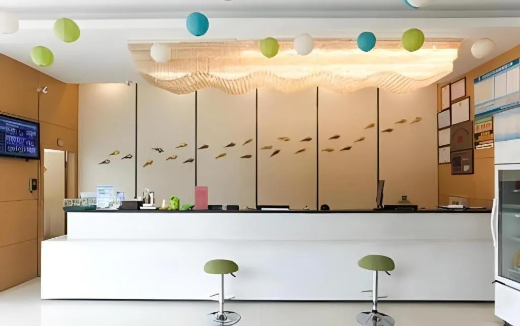 GreenTree Inn Jiangsu Wuxi Huishan High-Speed Rail Qianzhou Chongwen Road Business Hotel