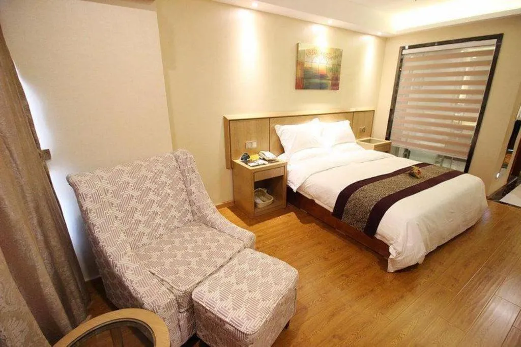 Bed in GreenTree Inn Jiangsu Wuxi Huishan High-Speed Rail Qianzhou Chongwen Road Business Hotel