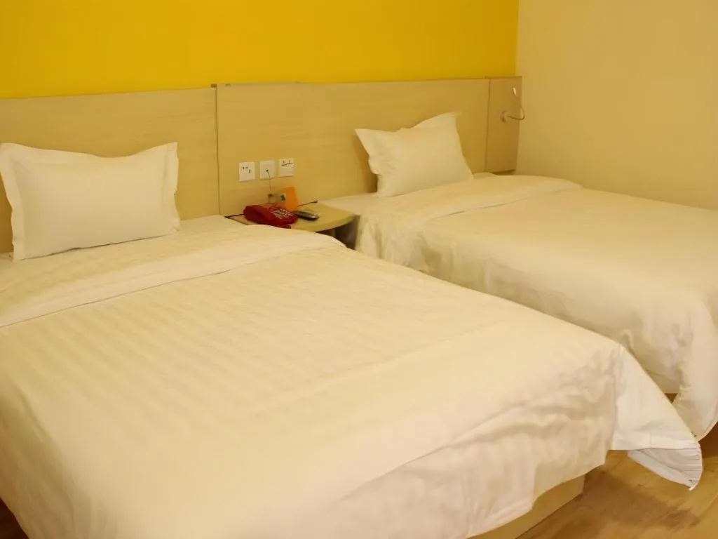 Bed in 7 Days Inn Chengdu Sichuan University South Railway Station