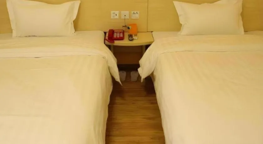 Bed in 7 Days Inn Chengdu Sichuan University South Railway Station