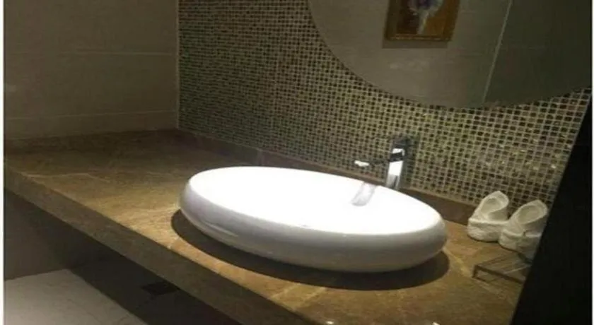 Lavande Hotel Shenzhen Huaqiang Road Subway Station Branch