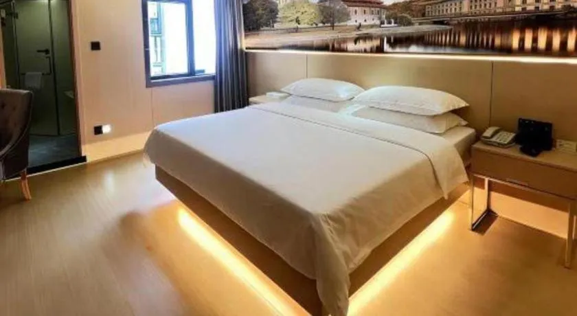 Bed in Vienna Hotel Guangxi Yangshuo Impression