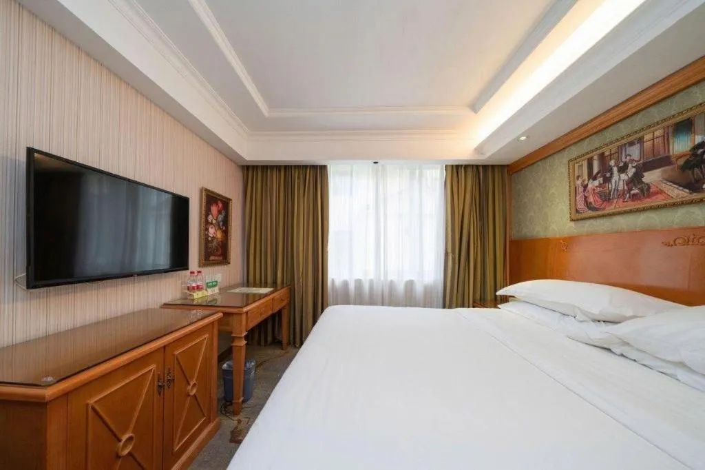 Bed in Vienna Hotel Guangxi Yangshuo Impression