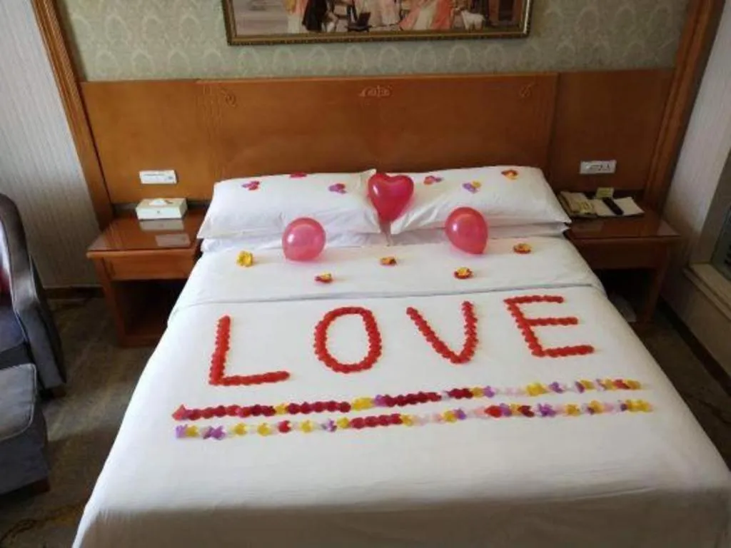 Bed in Vienna Hotel Guangxi Yangshuo Impression