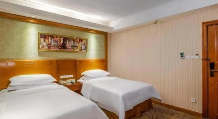 Bed in Vienna Hotel Guangxi Yangshuo Impression