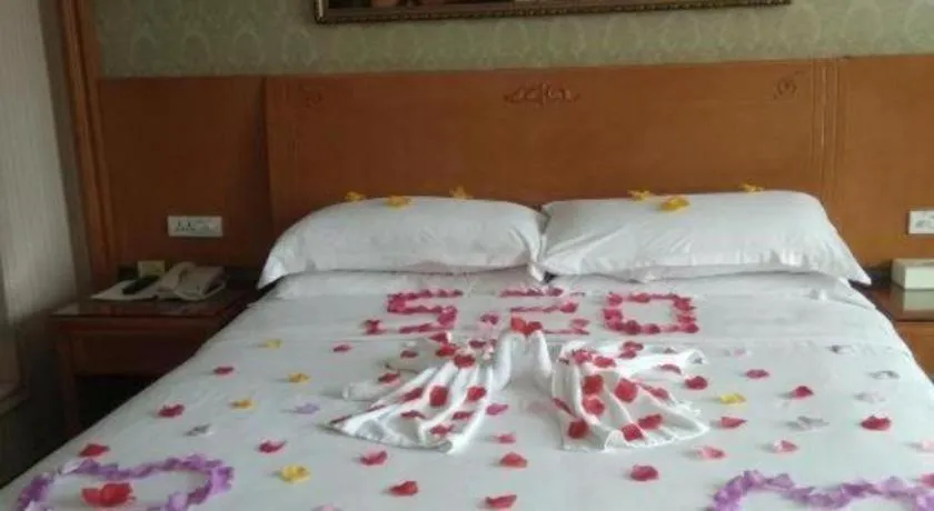 Bed in Vienna Hotel Guangxi Yangshuo Impression