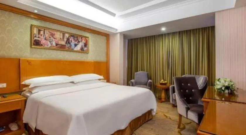 Bed in Vienna Hotel Guangxi Yangshuo Impression