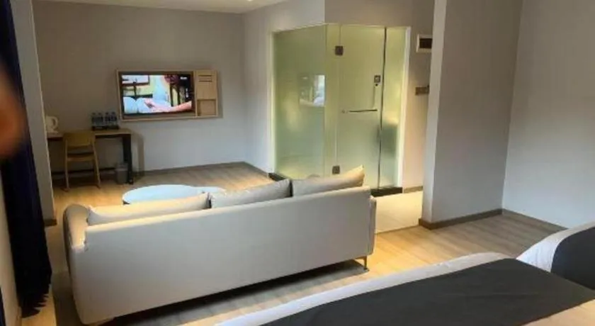 7 Days Premium Jiangmen Wuyi Avenue Gangkou Road