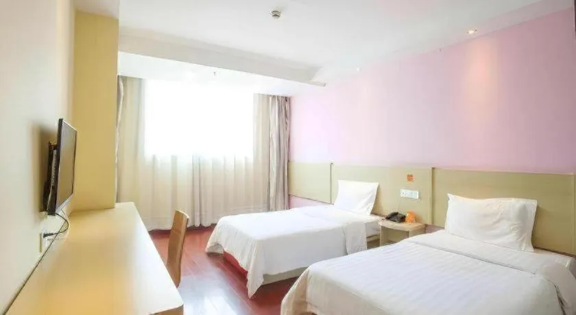 Bed in 7 Days Premium Jiangmen Wuyi Avenue Gangkou Road