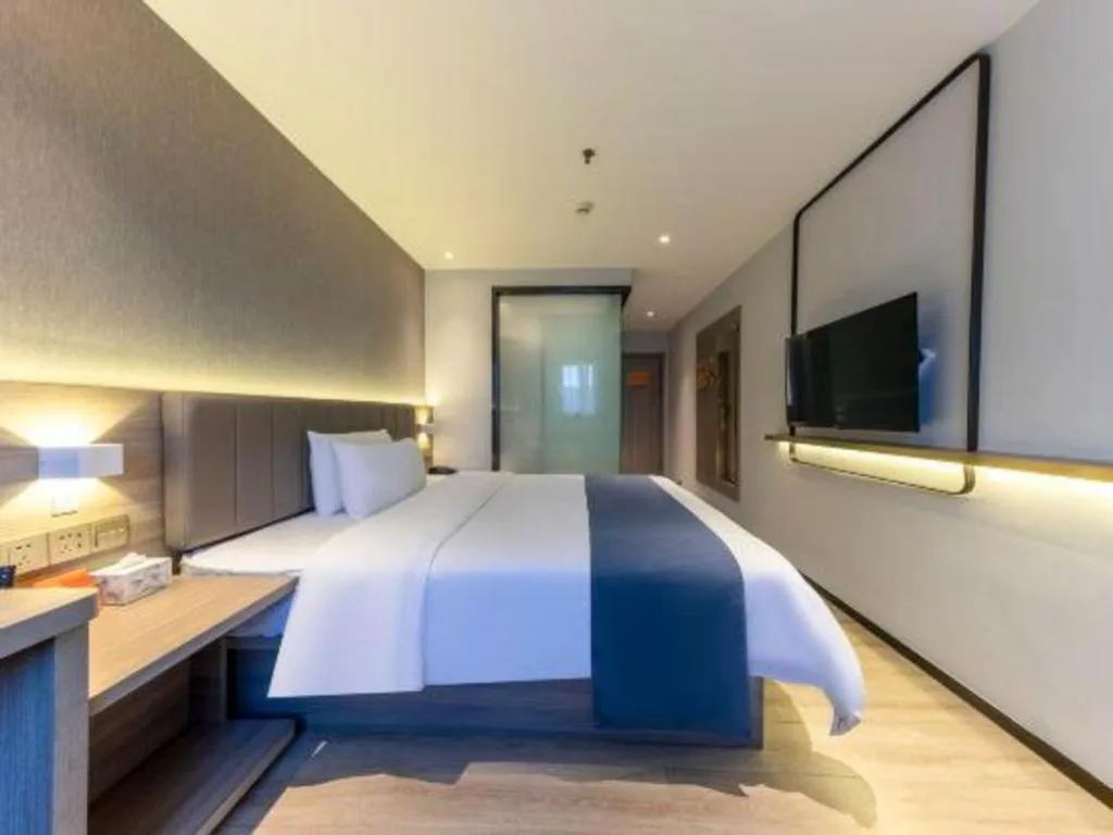 Bed in 7 Days Premium Jiangmen Wuyi Avenue Gangkou Road