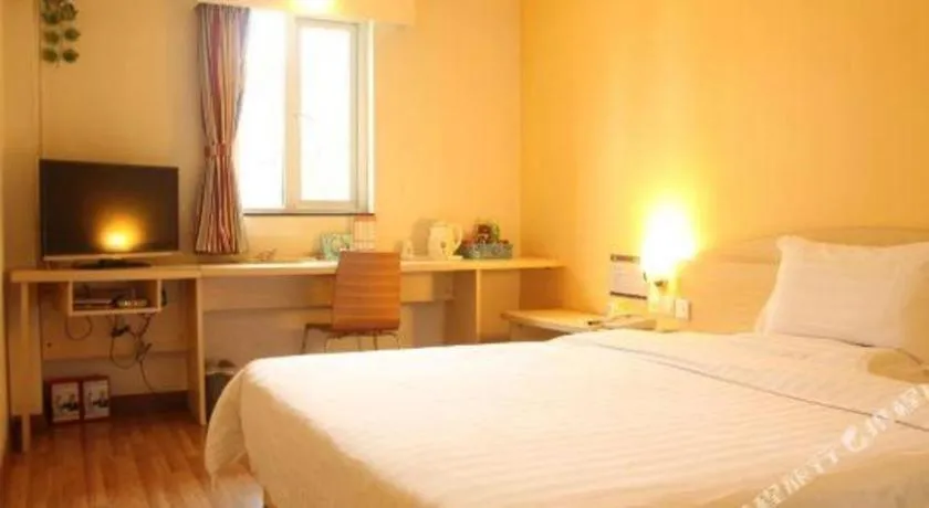 Bed in 7 Days Premium Jiangmen Wuyi Avenue Gangkou Road