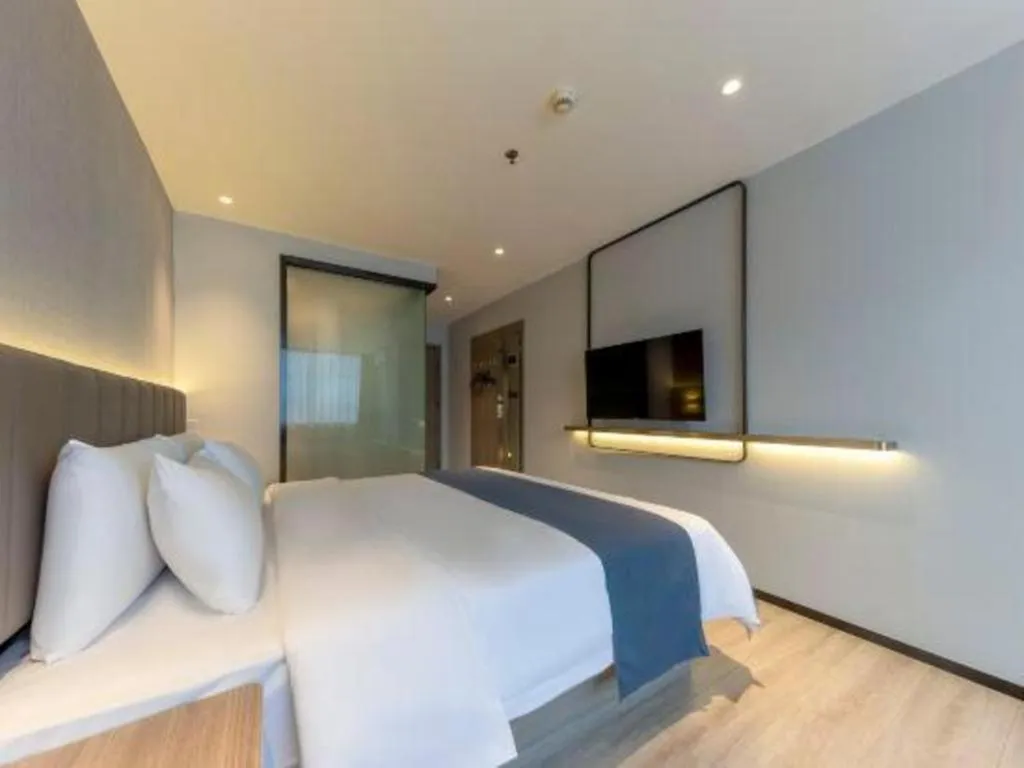 Bed in 7 Days Premium Jiangmen Wuyi Avenue Gangkou Road