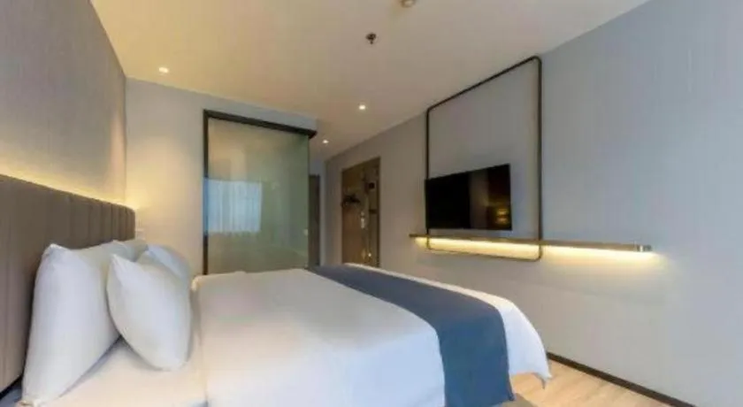 Bed in 7 Days Premium Jiangmen Wuyi Avenue Gangkou Road