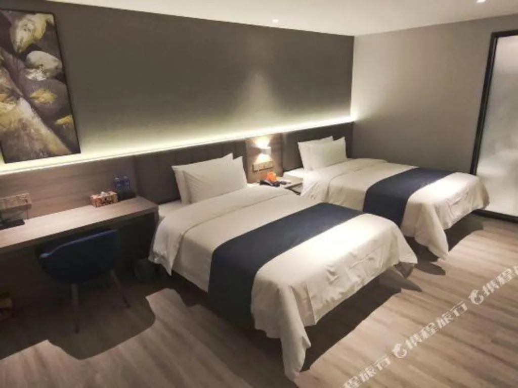 Bed in 7 Days Premium Jiangmen Wuyi Avenue Gangkou Road
