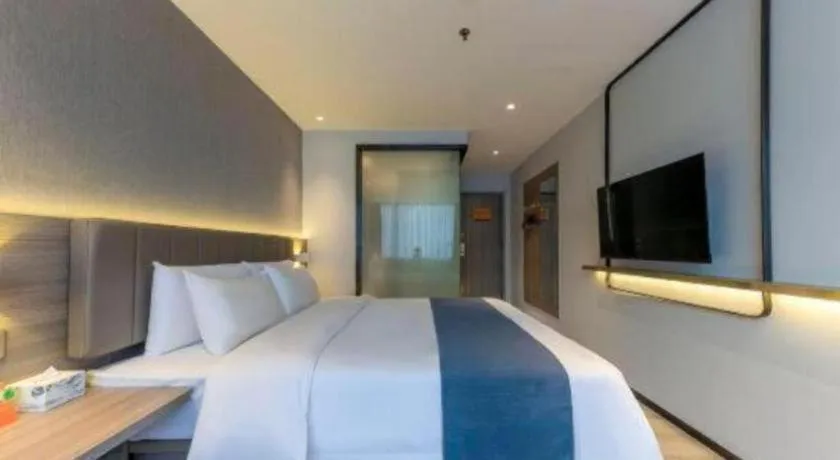 Bed in 7 Days Premium Jiangmen Wuyi Avenue Gangkou Road