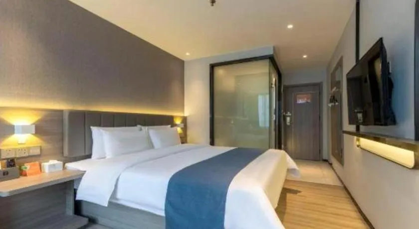 Bed in 7 Days Premium Jiangmen Wuyi Avenue Gangkou Road