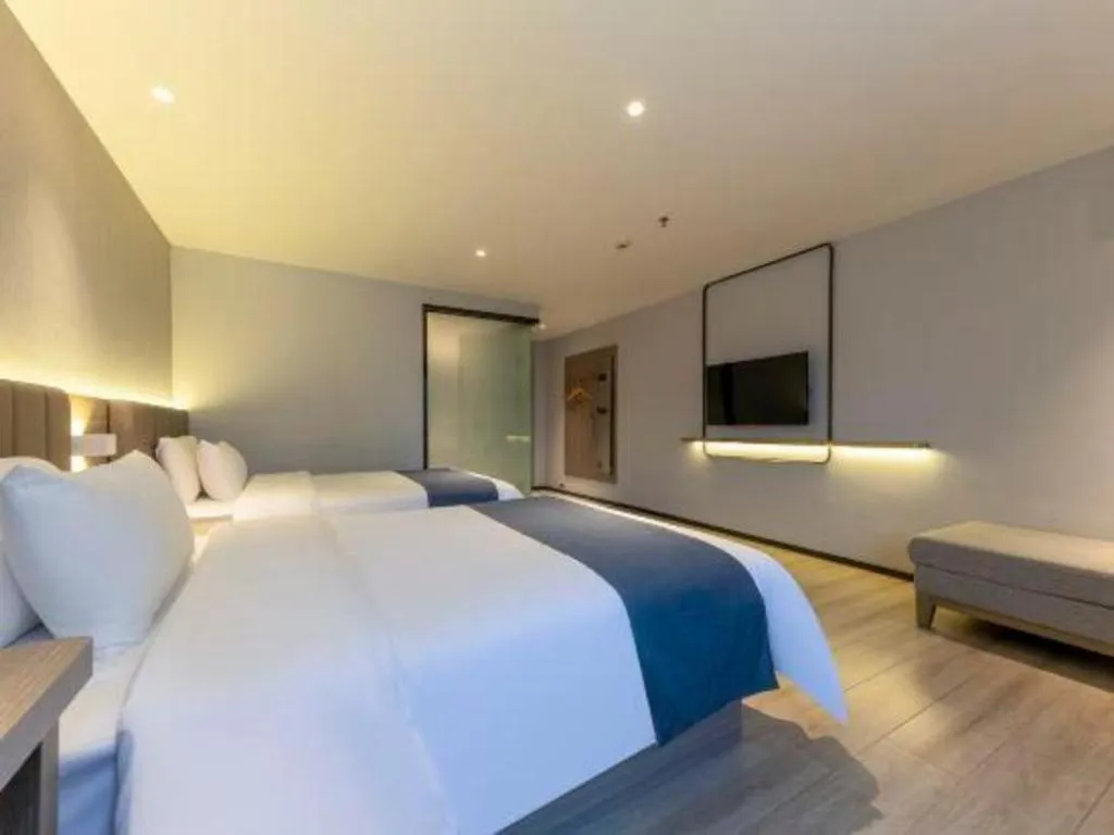 Bed in 7 Days Premium Jiangmen Wuyi Avenue Gangkou Road