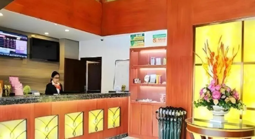 GreenTree Inn Qingdao Licang Shuyan Road Daweng Square Express Hotel