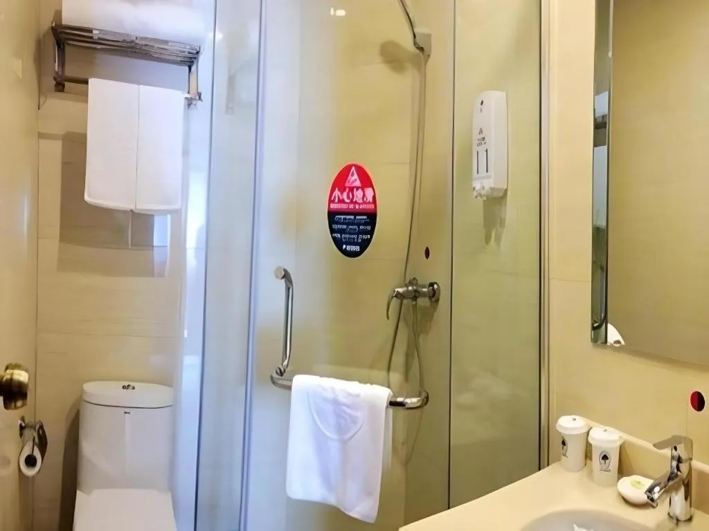 GreenTree Inn Qingdao Licang Shuyan Road Daweng Square Express Hotel