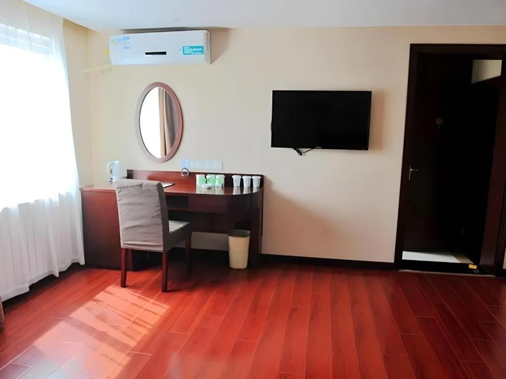 GreenTree Inn Qingdao Licang Shuyan Road Daweng Square Express Hotel