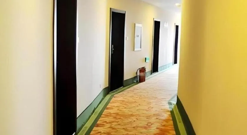 GreenTree Inn Qingdao Licang Shuyan Road Daweng Square Express Hotel