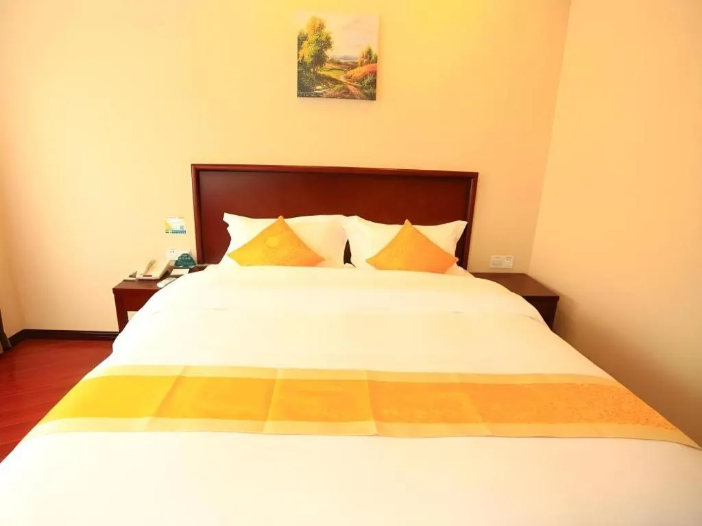 Bed in GreenTree Inn Qingdao Licang Shuyan Road Daweng Square Express Hotel