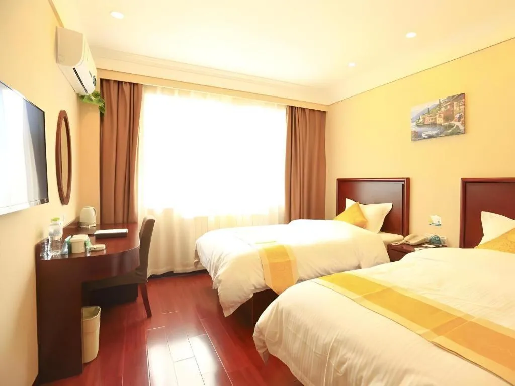 Bed in GreenTree Inn Qingdao Licang Shuyan Road Daweng Square Express Hotel