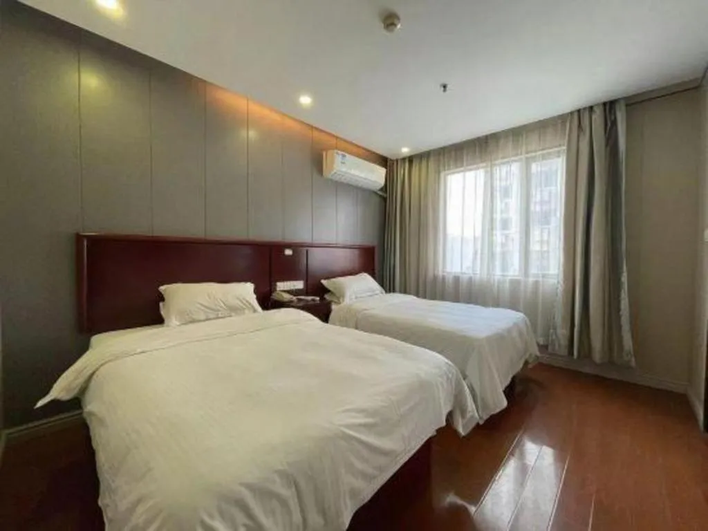 Bed in GreenTree Alliance Shanghai Railway Station QiuJiang Road Hotel