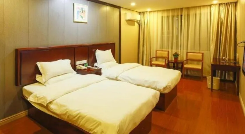 Bed in GreenTree Alliance Shanghai Railway Station QiuJiang Road Hotel