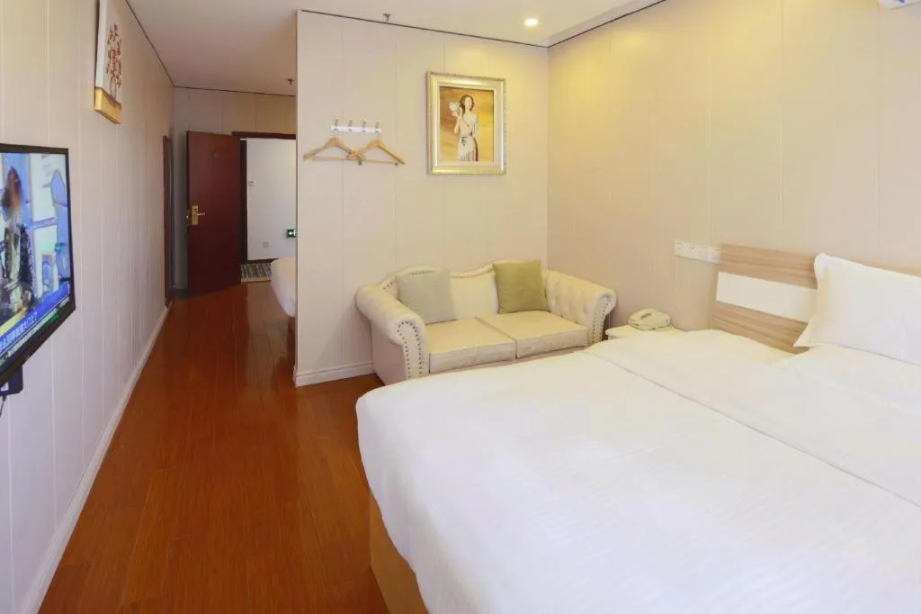 Bed in GreenTree Alliance Shanghai Railway Station QiuJiang Road Hotel
