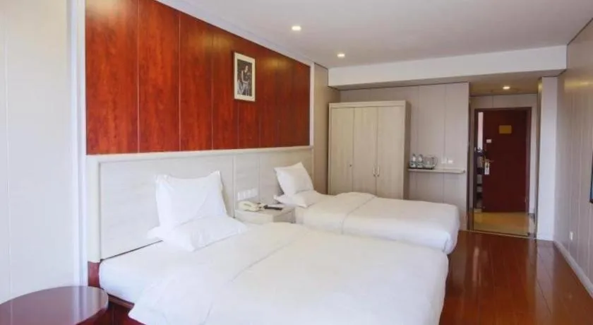 Bed in GreenTree Alliance Shanghai Railway Station QiuJiang Road Hotel