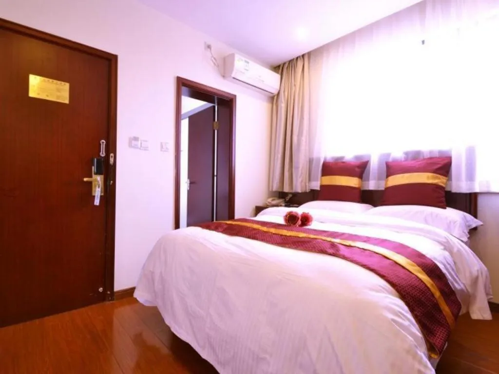 Bed in GreenTree Alliance Shanghai Railway Station QiuJiang Road Hotel
