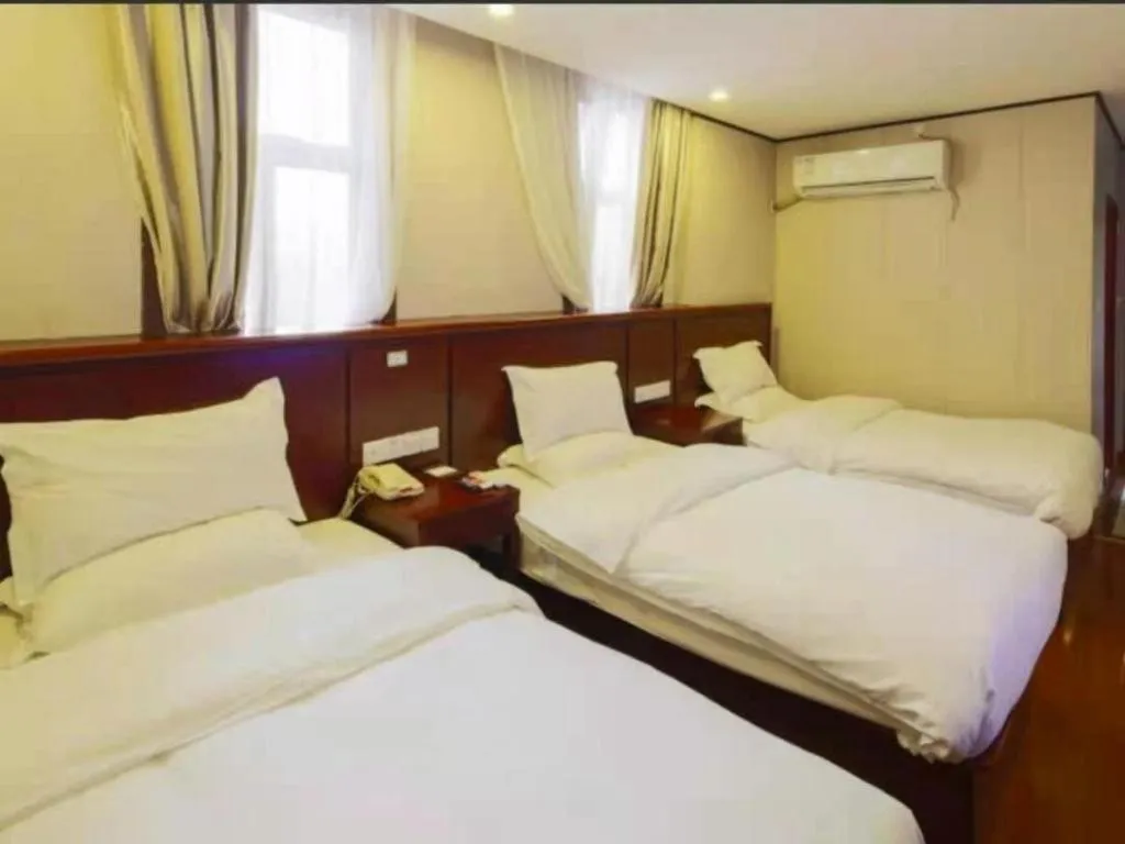 Bed in GreenTree Alliance Shanghai Railway Station QiuJiang Road Hotel
