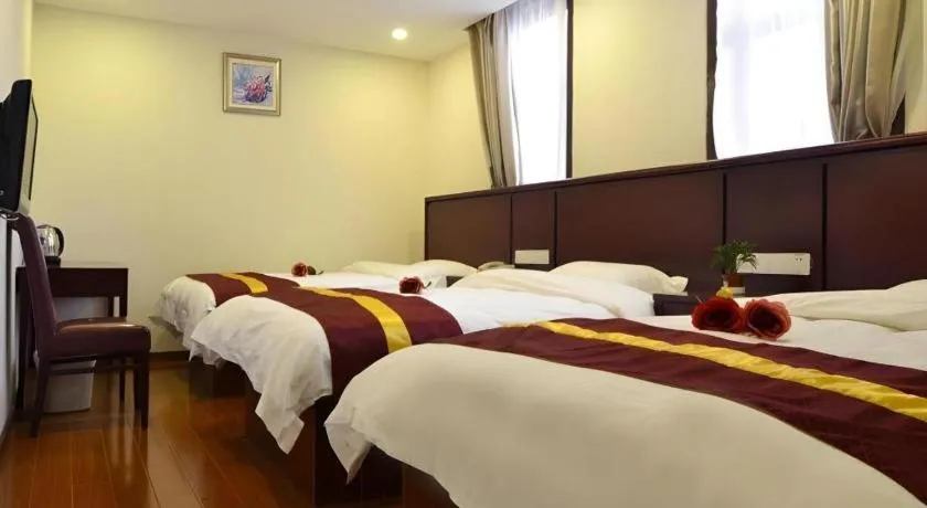 Bed in GreenTree Alliance Shanghai Railway Station QiuJiang Road Hotel