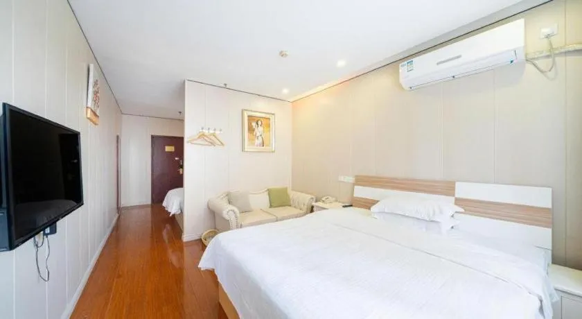 Bed in GreenTree Alliance Shanghai Railway Station QiuJiang Road Hotel