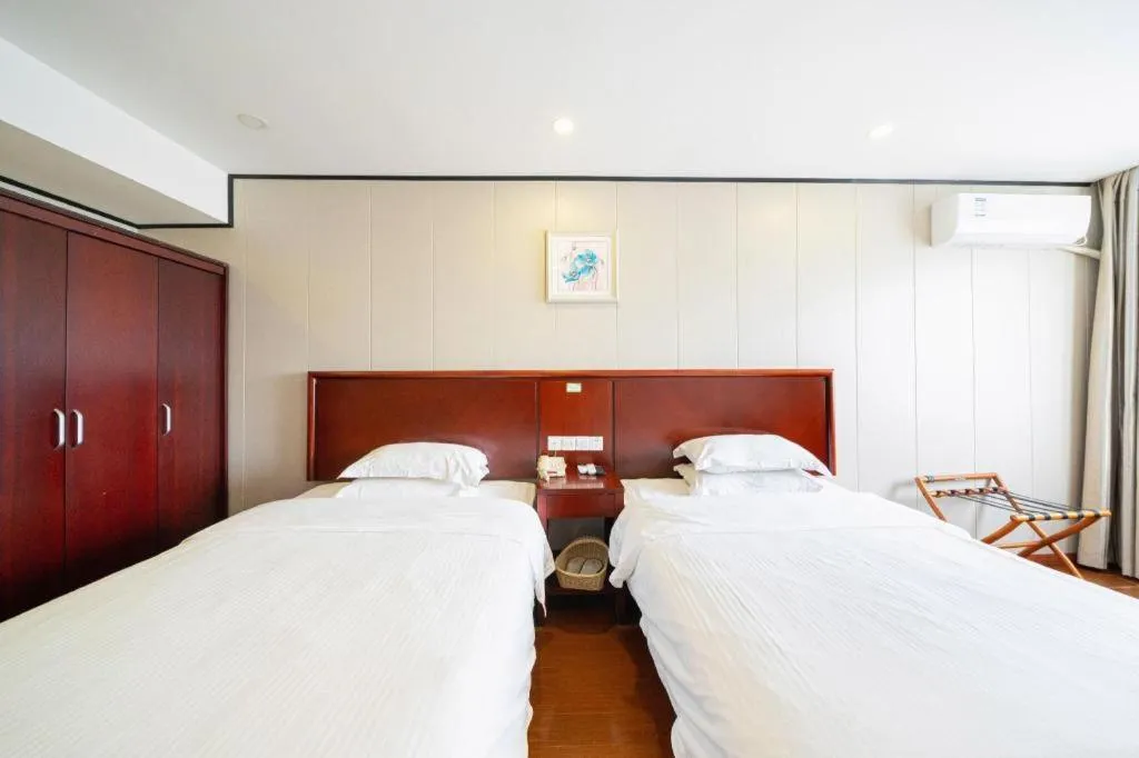 Bed in GreenTree Alliance Shanghai Railway Station QiuJiang Road Hotel