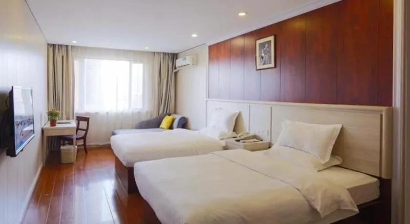 Bed in GreenTree Alliance Shanghai Railway Station QiuJiang Road Hotel