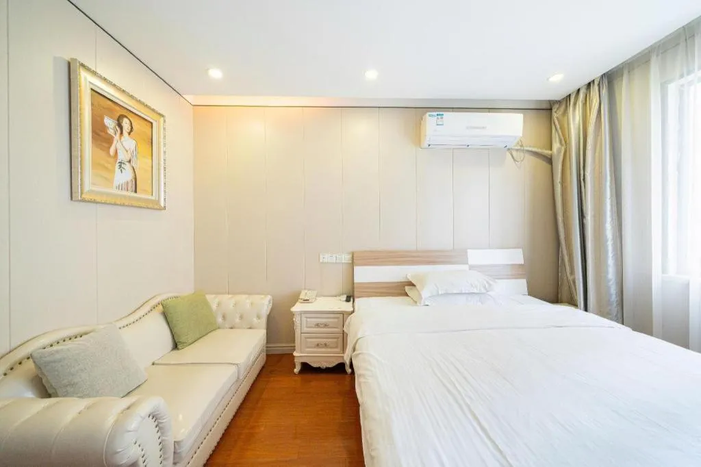 Bed in GreenTree Alliance Shanghai Railway Station QiuJiang Road Hotel