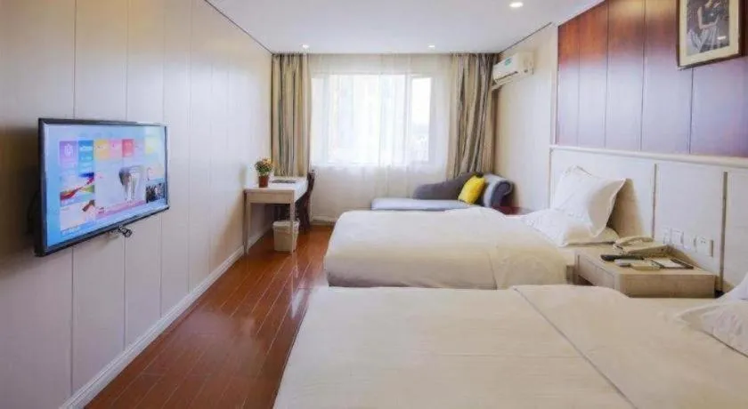 Bed in GreenTree Alliance Shanghai Railway Station QiuJiang Road Hotel