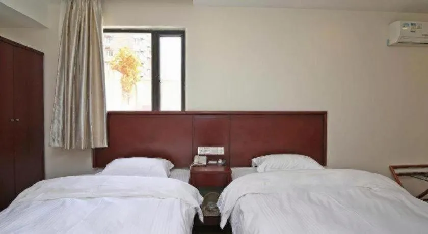 Bed in GreenTree Alliance Shanghai Railway Station QiuJiang Road Hotel