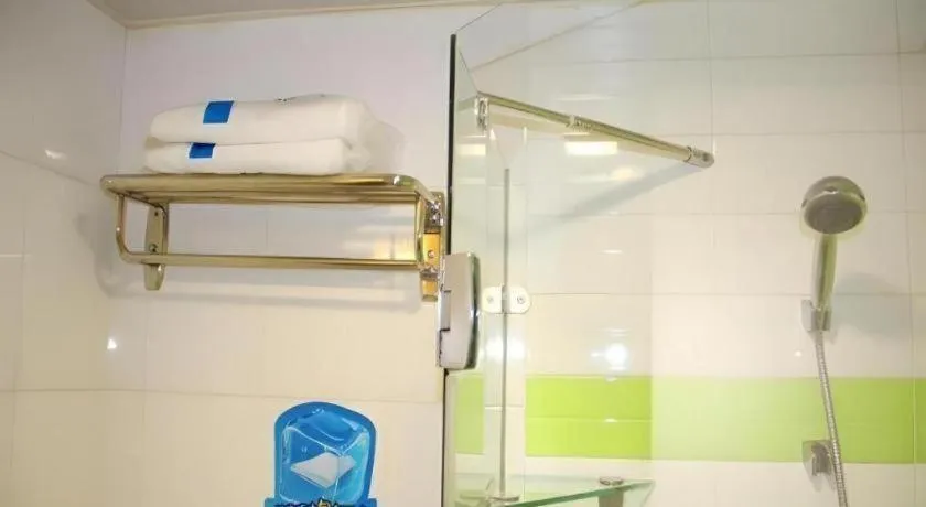 7 Days Inn Wuhan Dingziqiao Zhongnan Road Metro Station