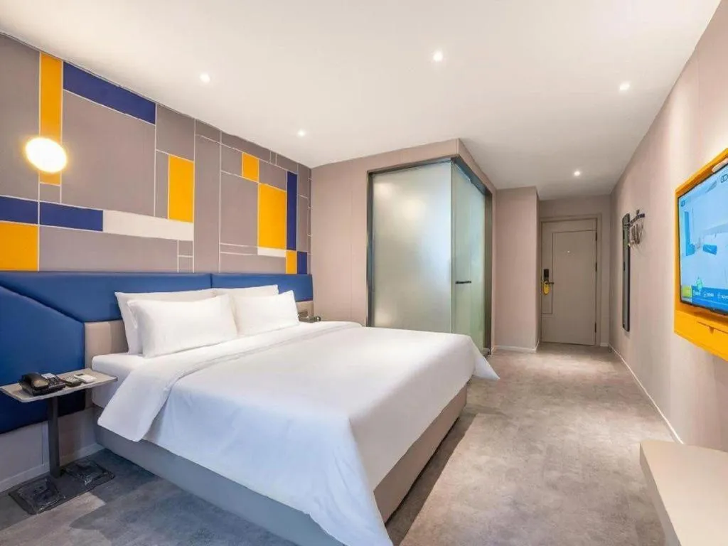 Bed in 7 Days Inn Wuhan Dingziqiao Zhongnan Road Metro Station