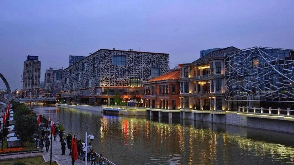 7 Days Inn Wuhan Dingziqiao Zhongnan Road Metro Station