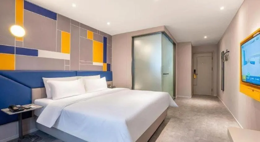 Bed in 7 Days Inn Wuhan Dingziqiao Zhongnan Road Metro Station