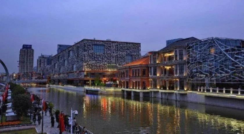 7 Days Inn Wuhan Dingziqiao Zhongnan Road Metro Station