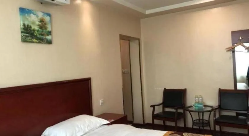 Bed in GreenTree Inn Heze Mudan Road Bus Terminal Station Express Hotel